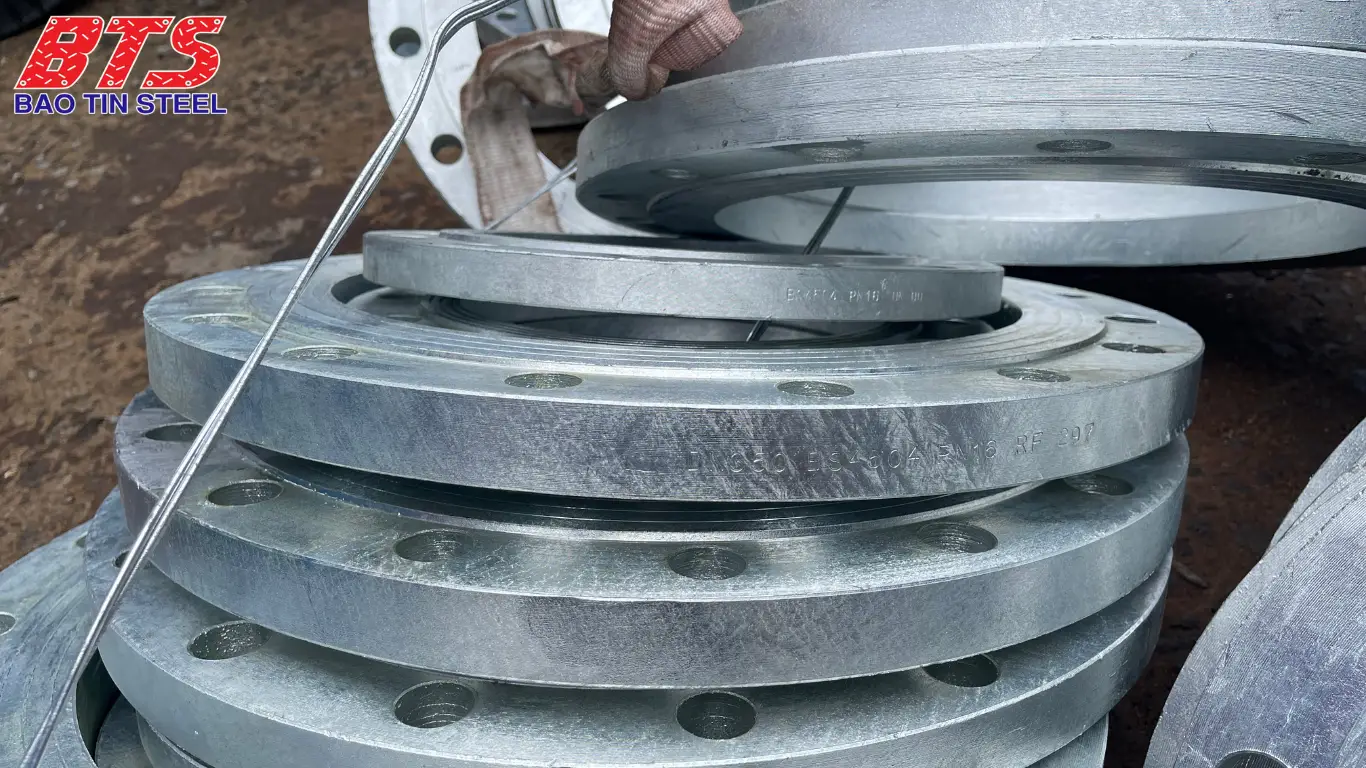 Mặt bích thép mạ kẽm nhúng nóng